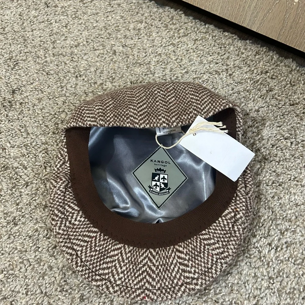 NWT Kangol Brown Cream Herringbone Flat Cap Wool Blend Men's Size Medium Outdoor